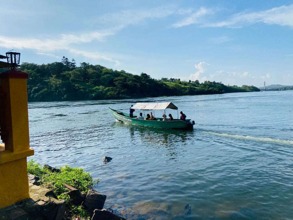 On The Nile Ernest Hemingway